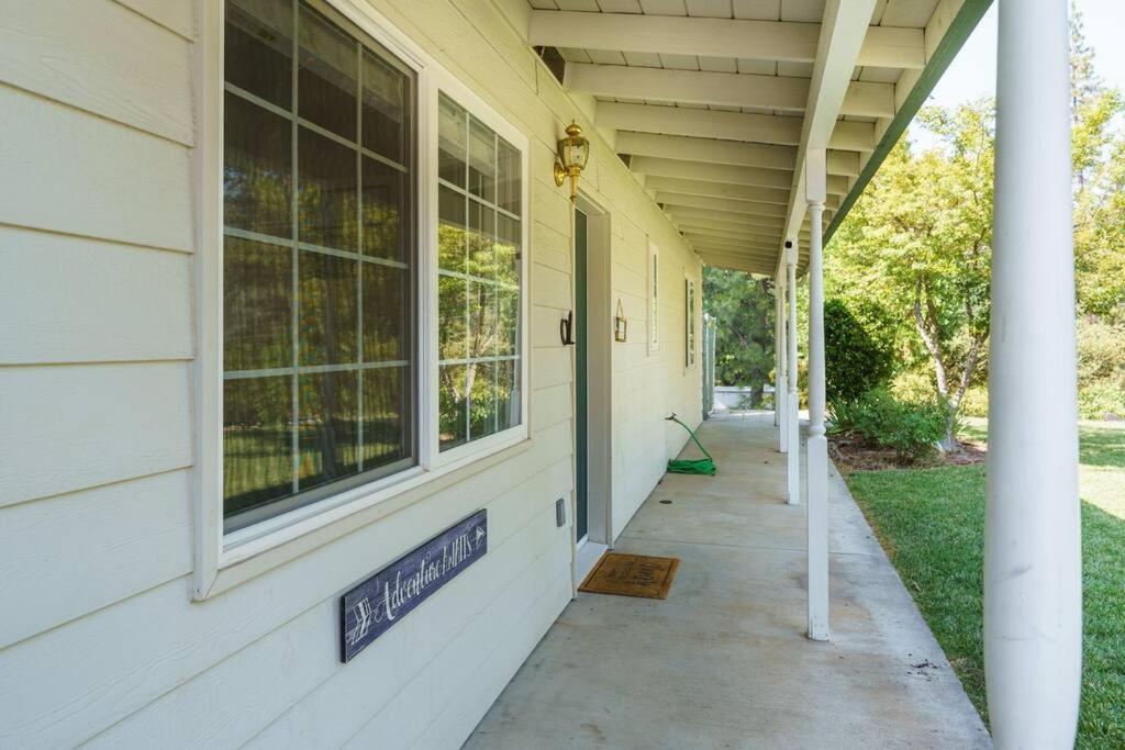 Acorn House - Charming House In Green Heaven With Pool Table With Lovely Backyard Villa Oakhurst Exterior photo